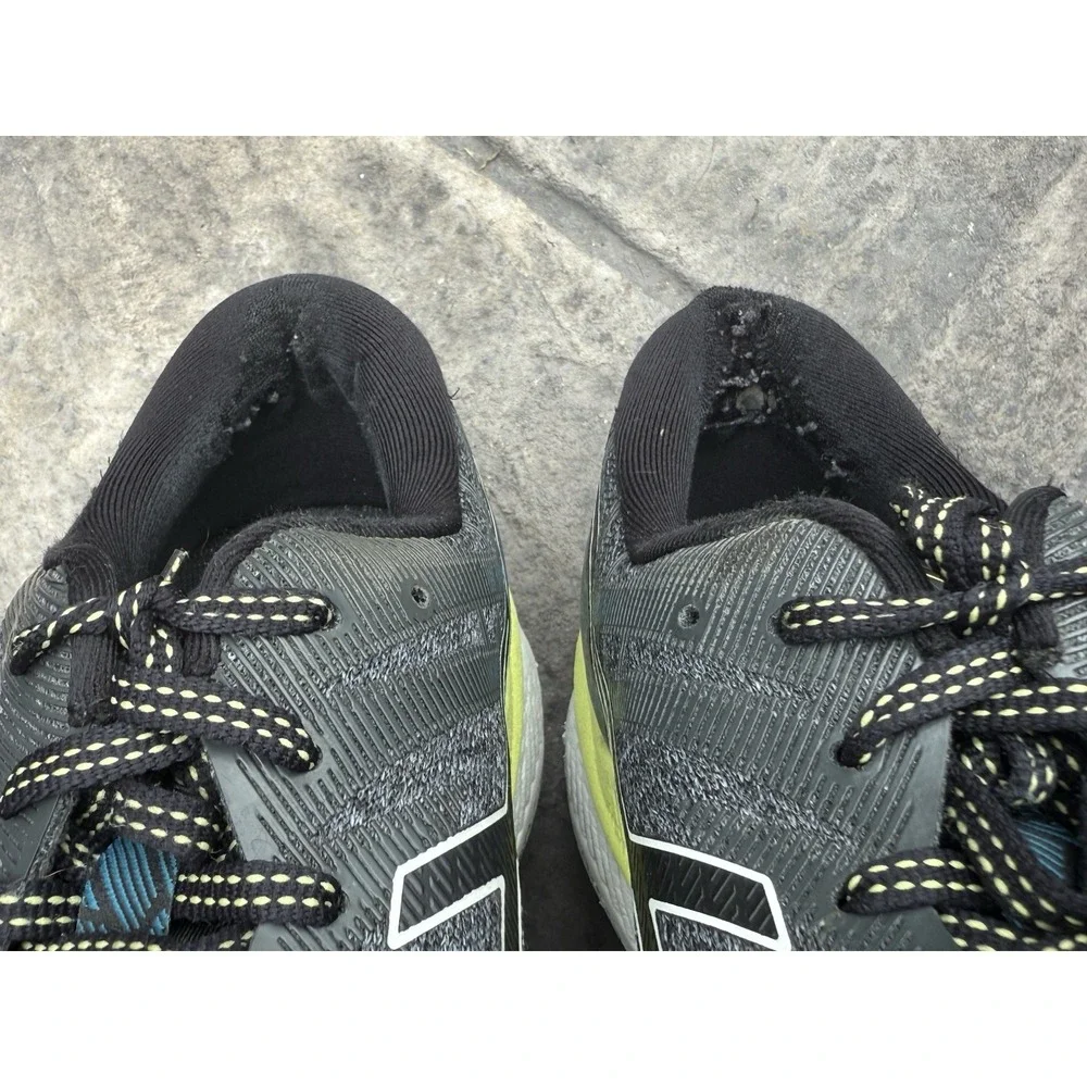 ASICS GT-2000 10 Metropolis‎ Graphite Shoes Sneakers Gray 12.5 Men *Heel Wear*